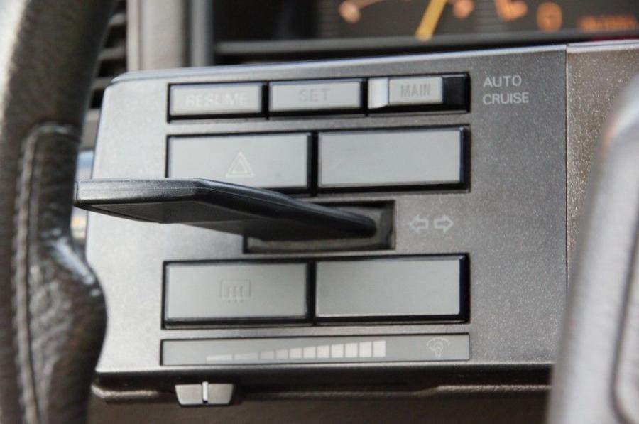  Mitsubishi Gallant Sigma 1988 года  (фото 17 из 54)